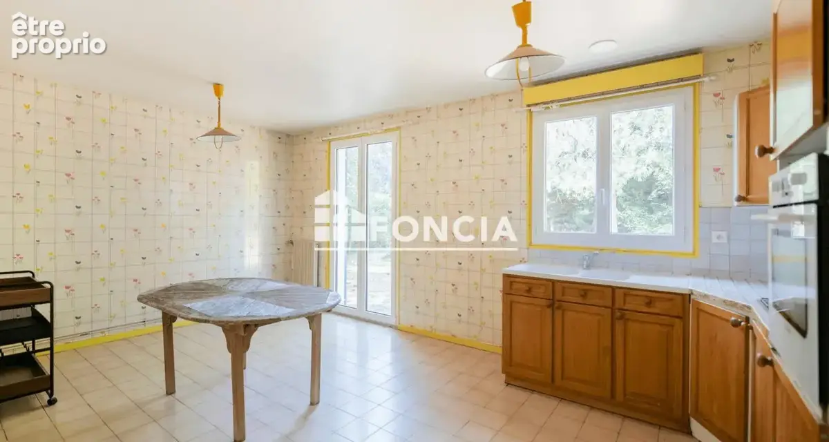 Belle maison familiale à Olivet, offrant un vaste espace de vie, et un beau potentiel d'aménagement - photo 4