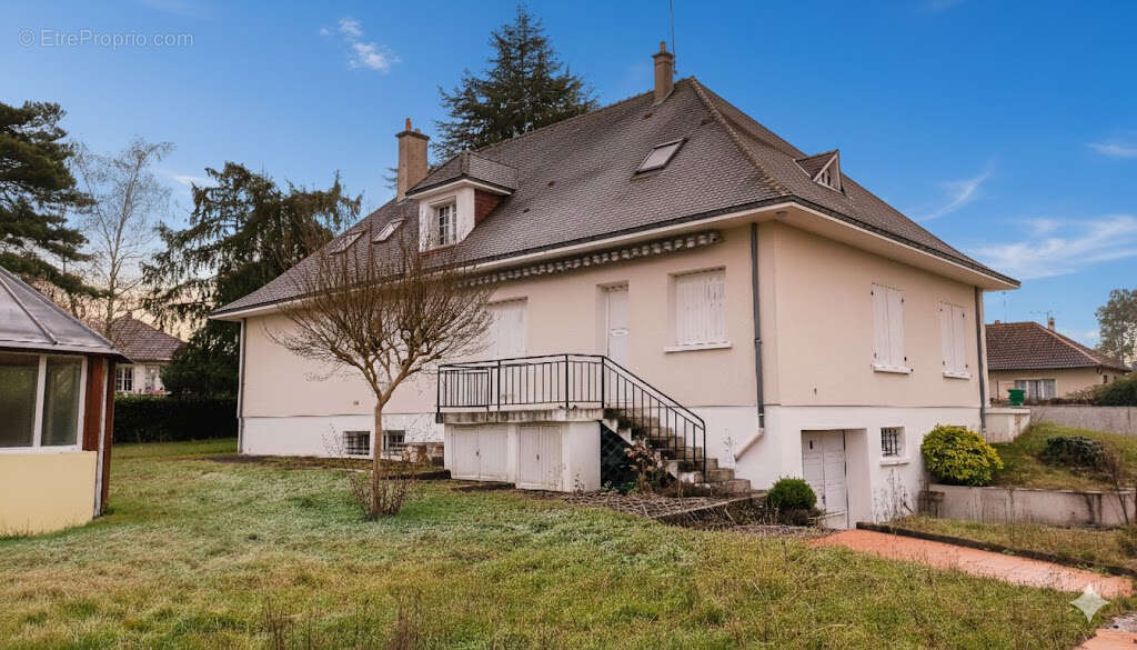 Maison à CHATELLERAULT