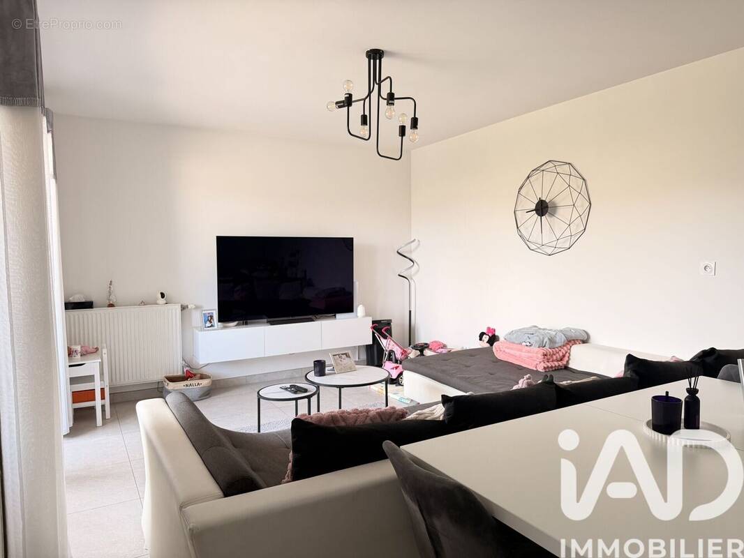 Photo 1 - Appartement à VIRY
