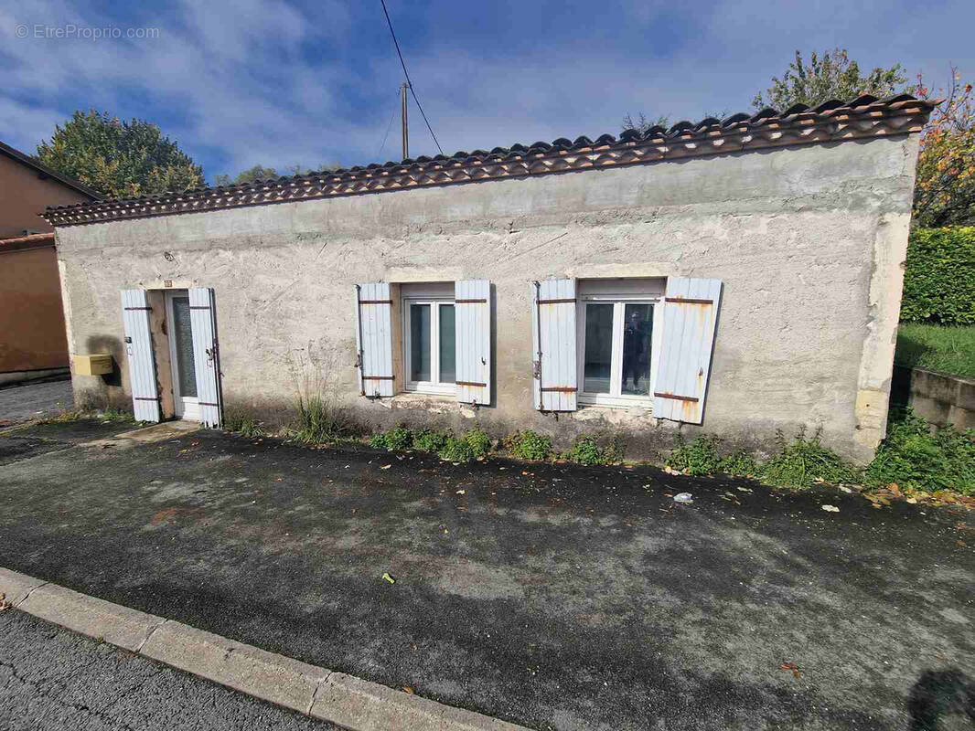 Maison à SAINT-MARTIN-LACAUSSADE