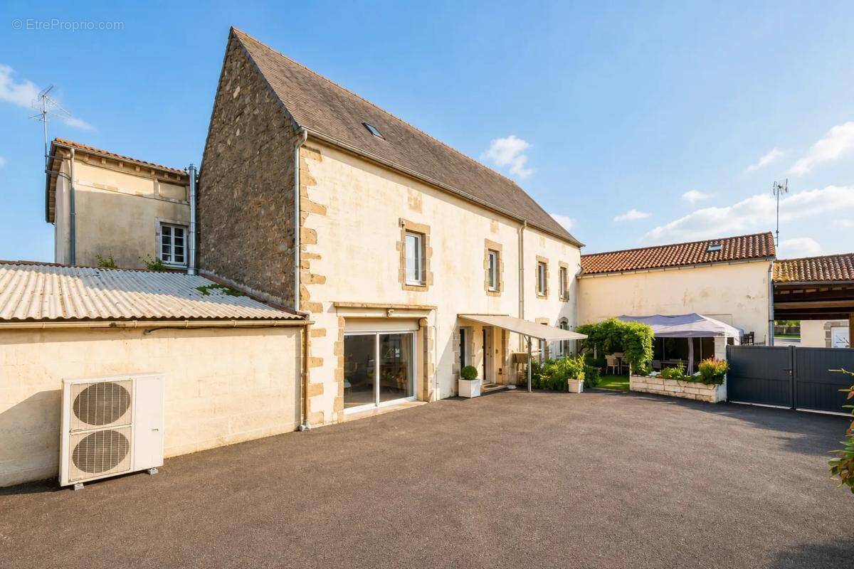 Maison à SAINT-PIERRE-DU-CHEMIN