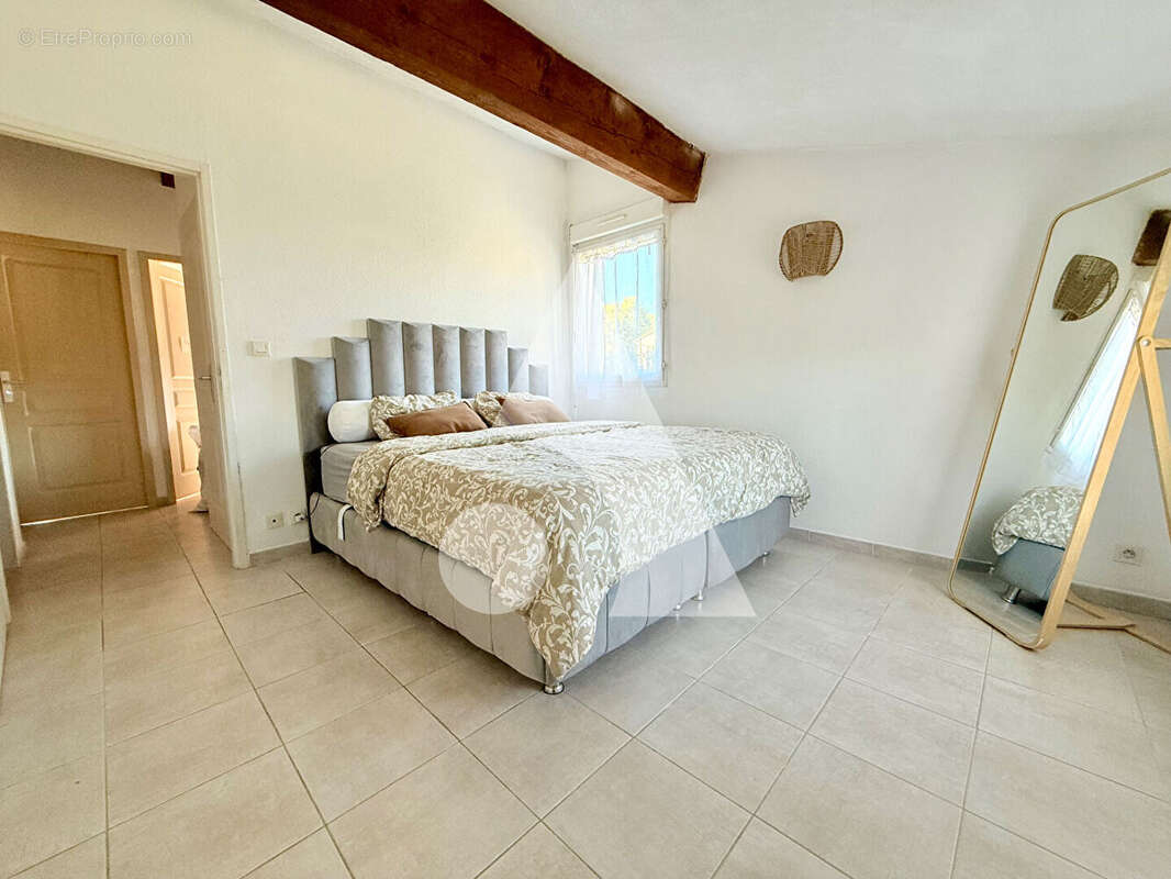 Appartement à PEYROLLES-EN-PROVENCE