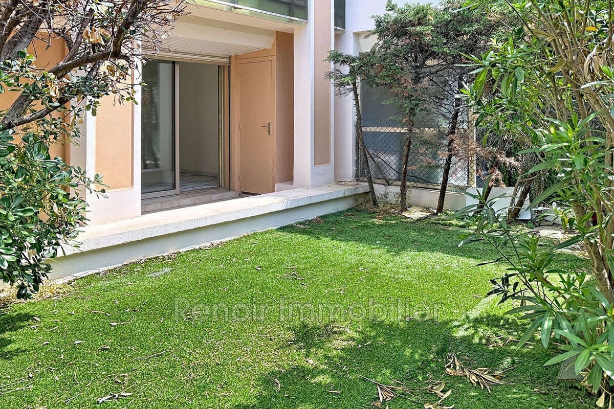 Appartement à SAINT-LAURENT-DU-VAR