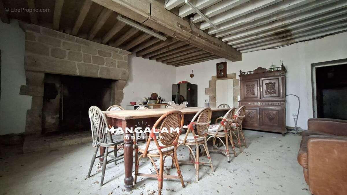 Maison à MORTEMART