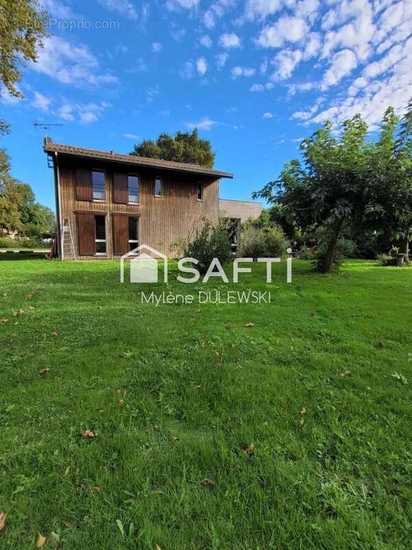 Maison 150 m² à Lalande-De-Pomerol  - photo 9