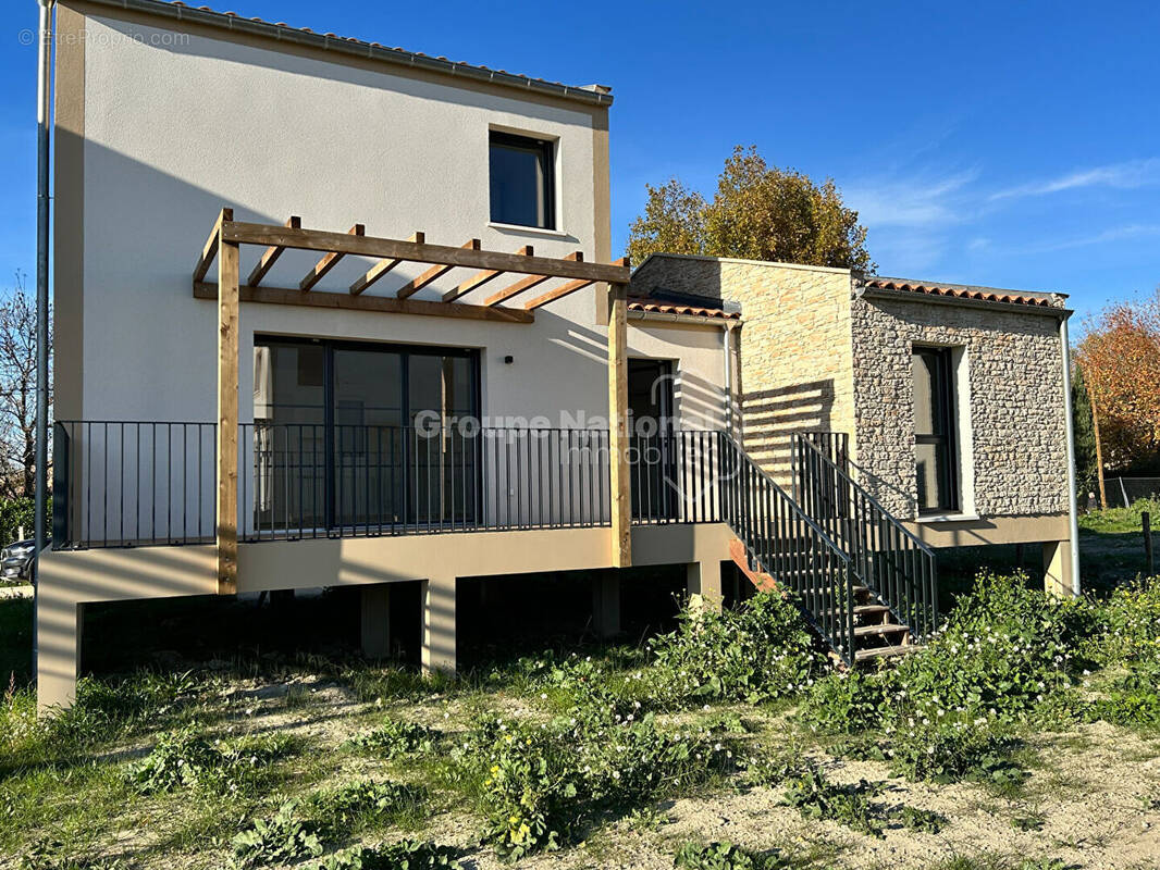 Maison à SAINT-ETIENNE-DU-GRES