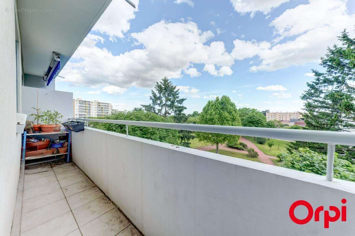 Appartement à BRON