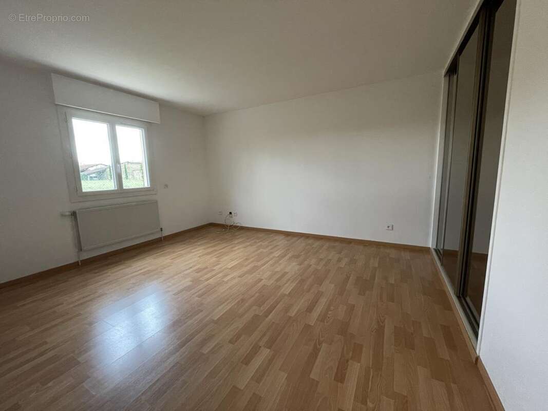 Maison à GRANGES-LES-BEAUMONT