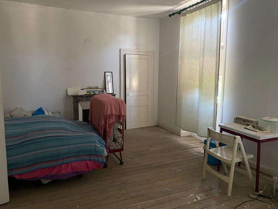 Maison à FONTGOMBAULT