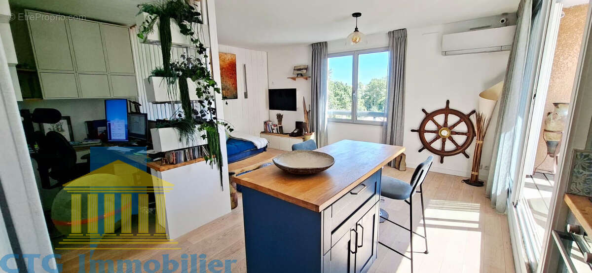 Appartement à MARSEILLE-8E