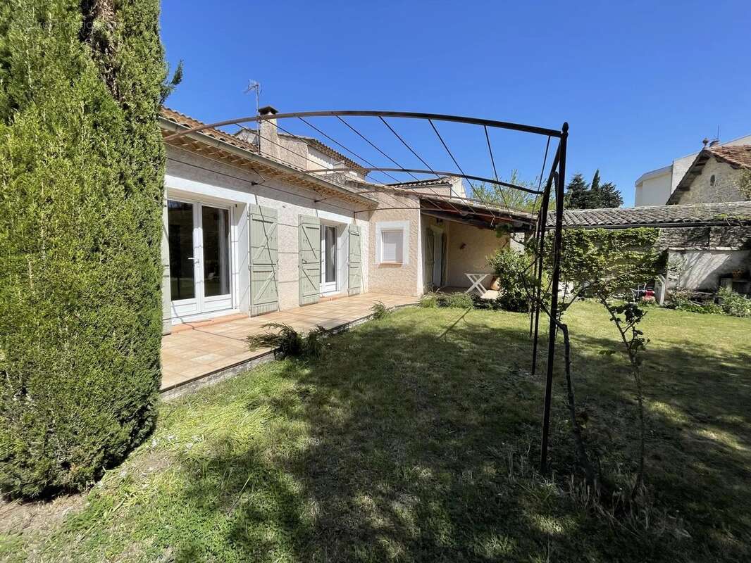 Maison à L'ISLE-SUR-LA-SORGUE