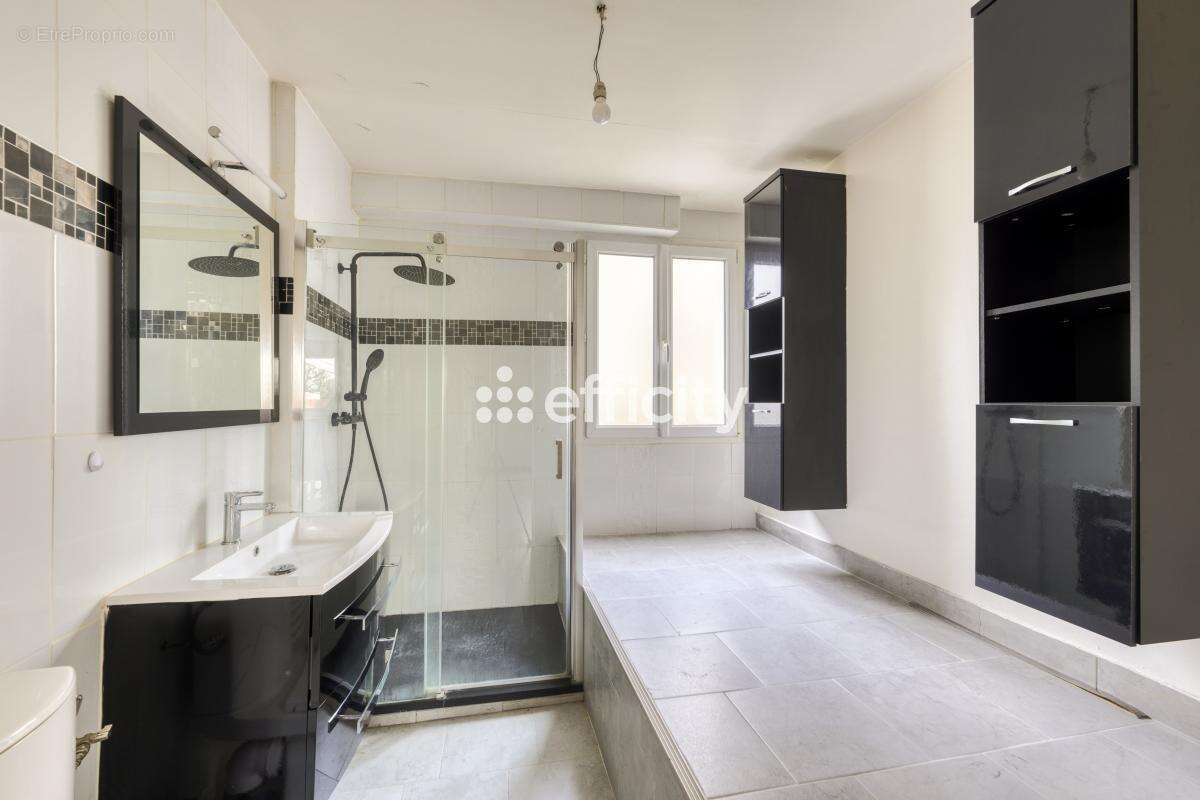 Appartement à MONTGE-EN-GOELE