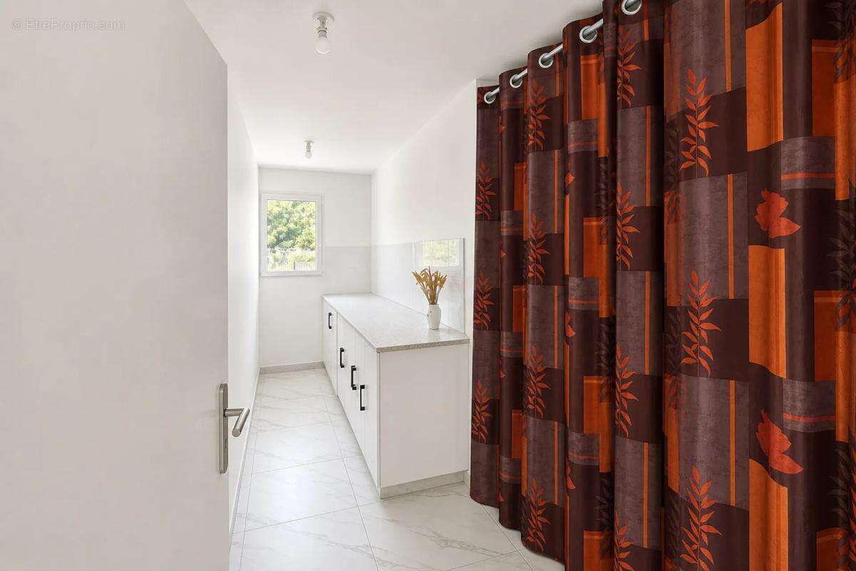 Aussonne - Maison contemporaine 6 pièces de 159 m² - photo 13