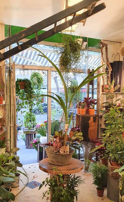 Commerce à PARIS-11E