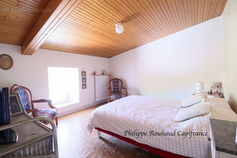 Maison à LOGE-FOUGEREUSE