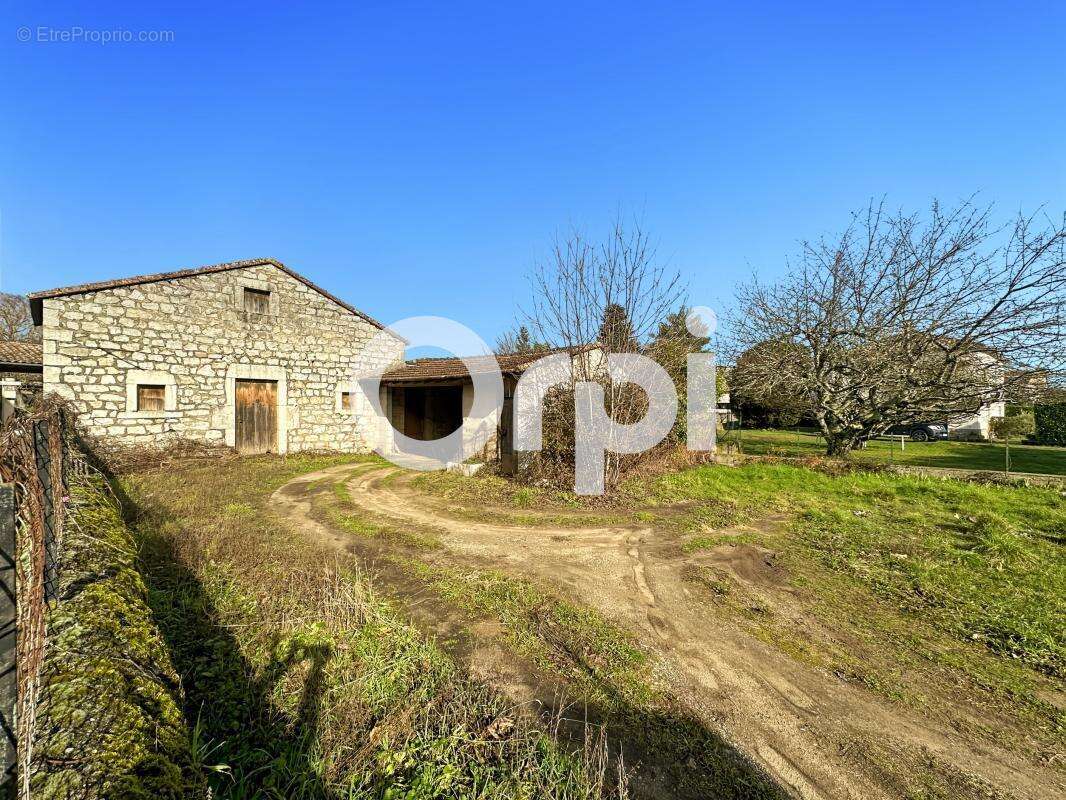 Maison à SAINT-ALBAN-AURIOLLES