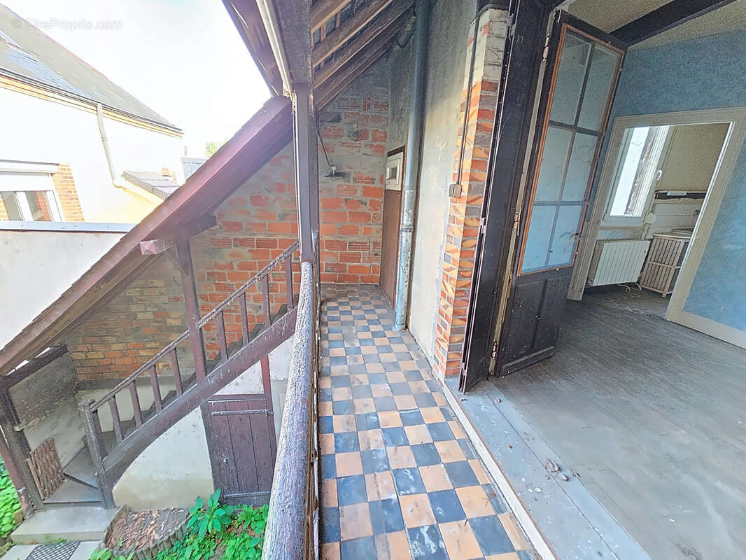 Maison à AUBIGNY-SUR-NERE