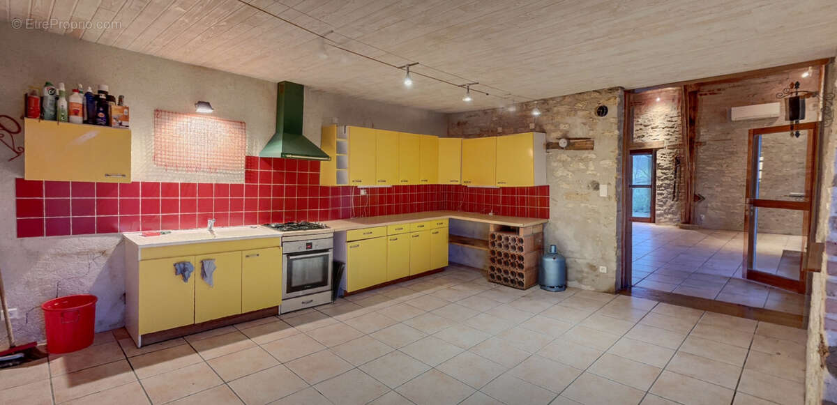 Maison à CASTELNAU-MONTRATIER