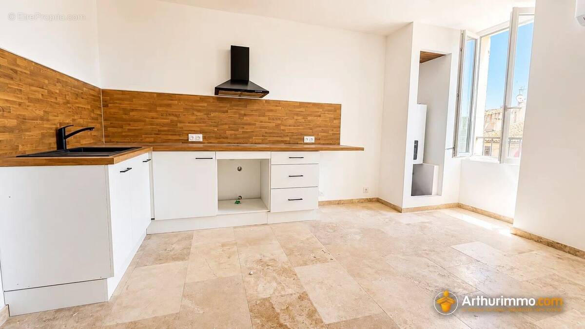 Appartement à POURRIERES