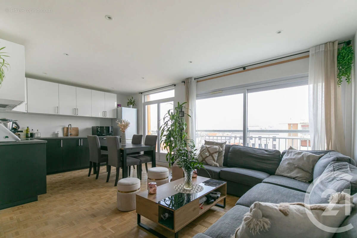 Appartement à SAINT-MAUR-DES-FOSSES