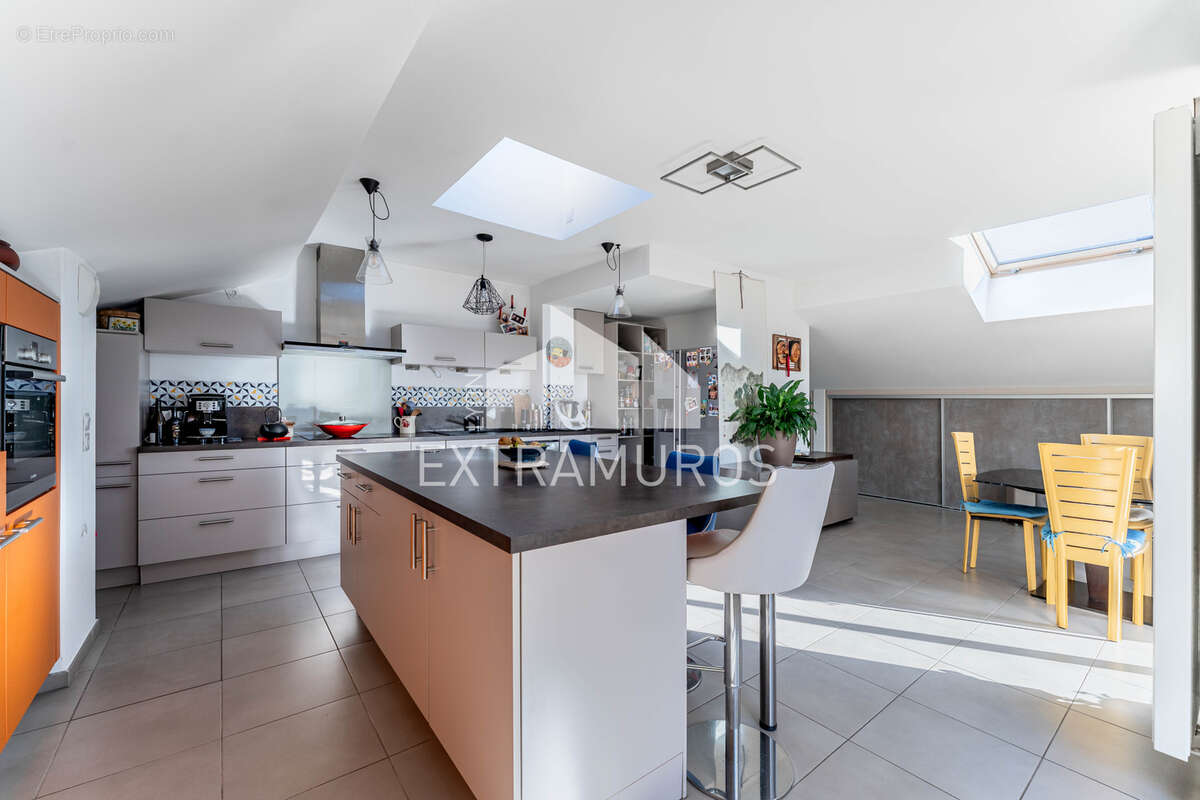 Appartement à TASSIN-LA-DEMI-LUNE