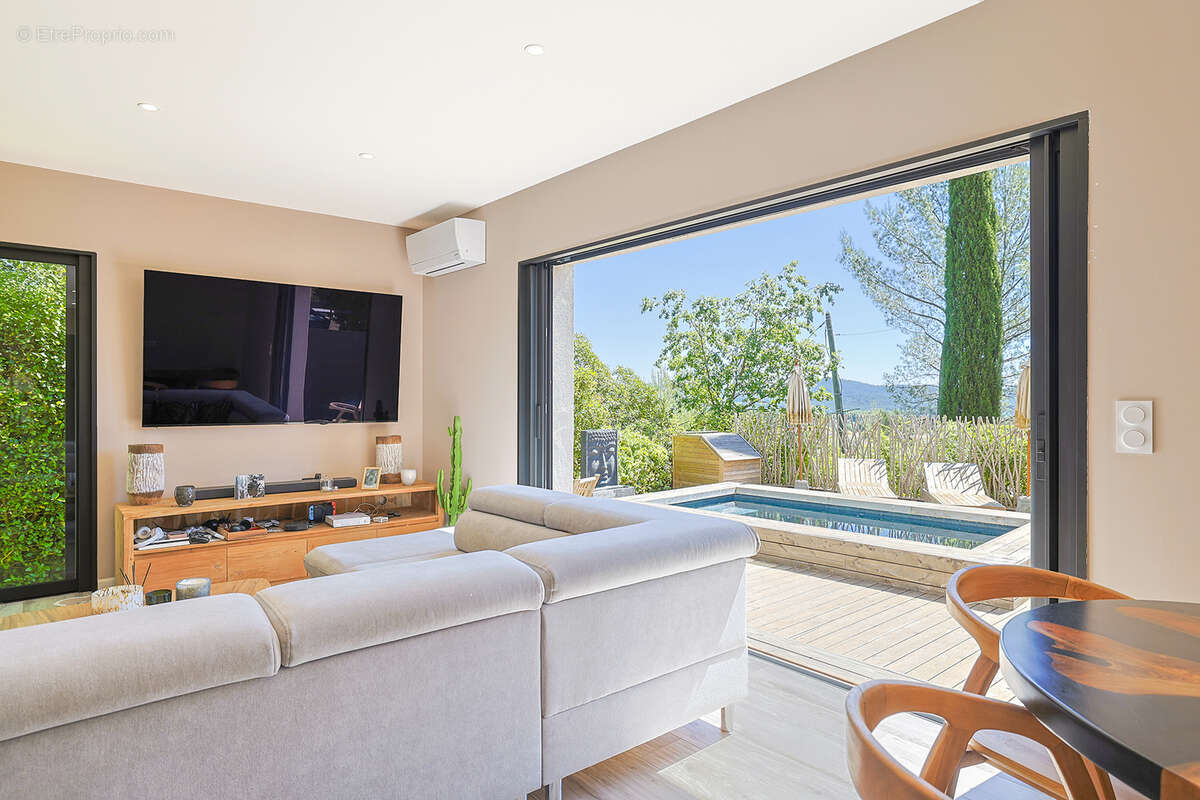 Maison à SOLLIES-PONT