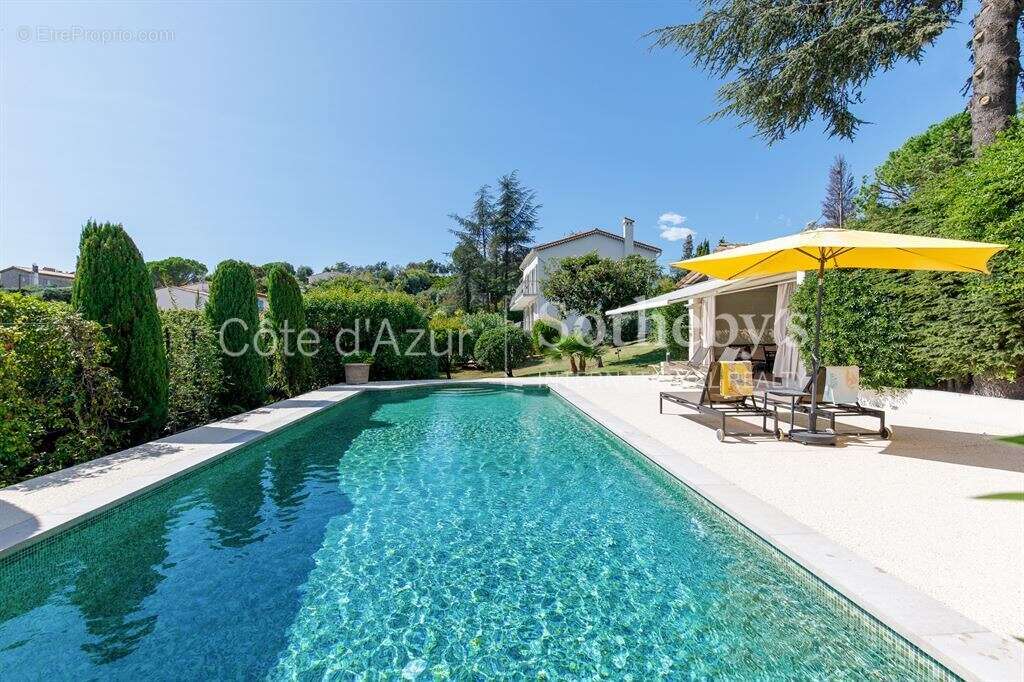 Villa d’exception avec vue mer, entièrement rénovée à La Roquette-sur-Siagne - photo 3