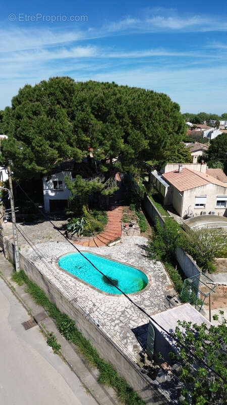 Terrain à MAUGUIO