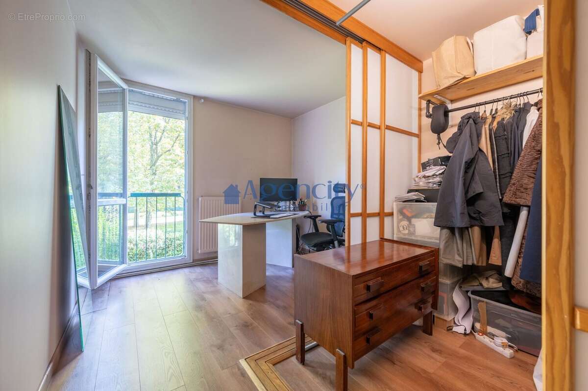 Appartement à LOGNES