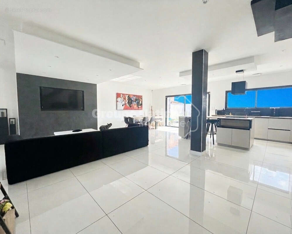 Maison Lunel 5 pièce(s) 137 m2 - photo 5