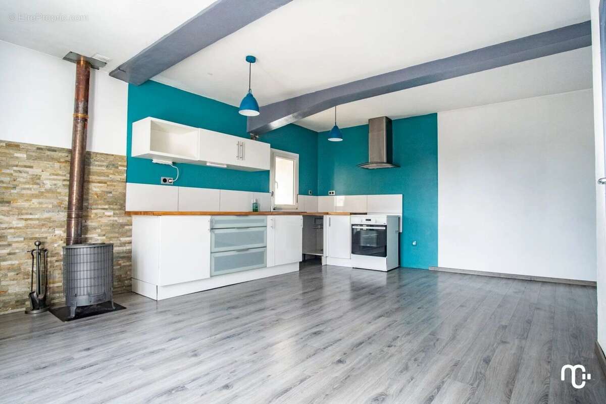 Maison à POURRIERES