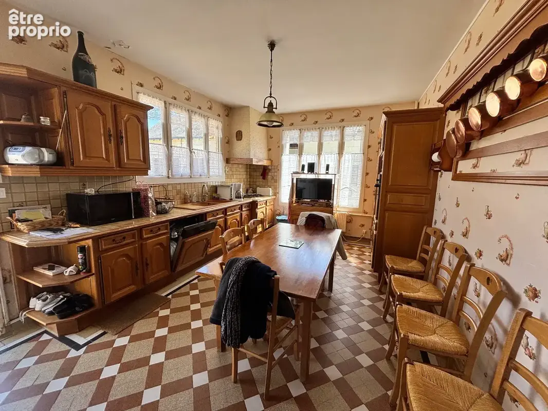 Grande propriété avec deux habitations, piscine et dépendances - photo 3