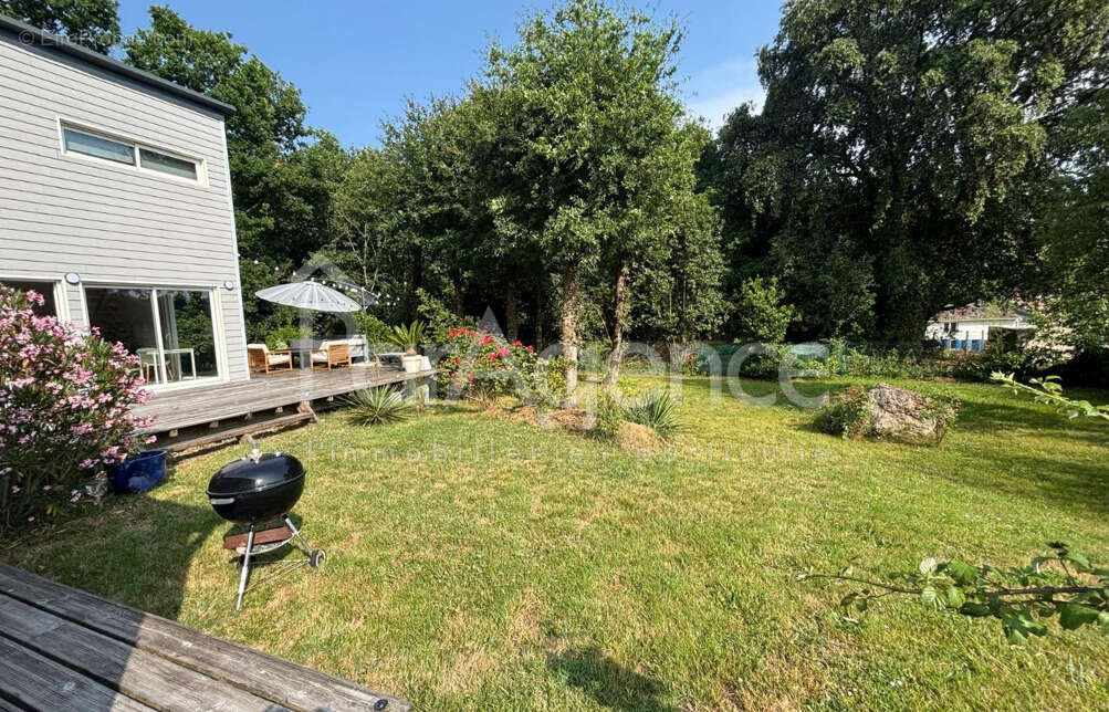 Maison à CHAILLEVETTE