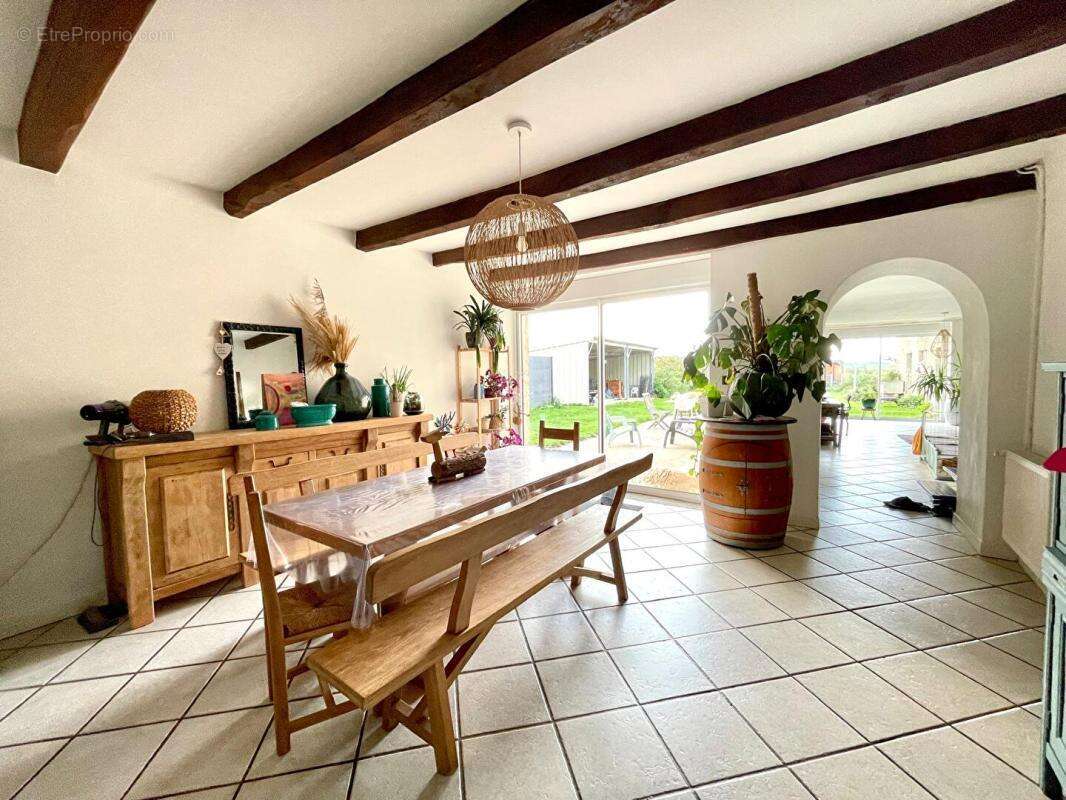 Maison à CONTREXEVILLE