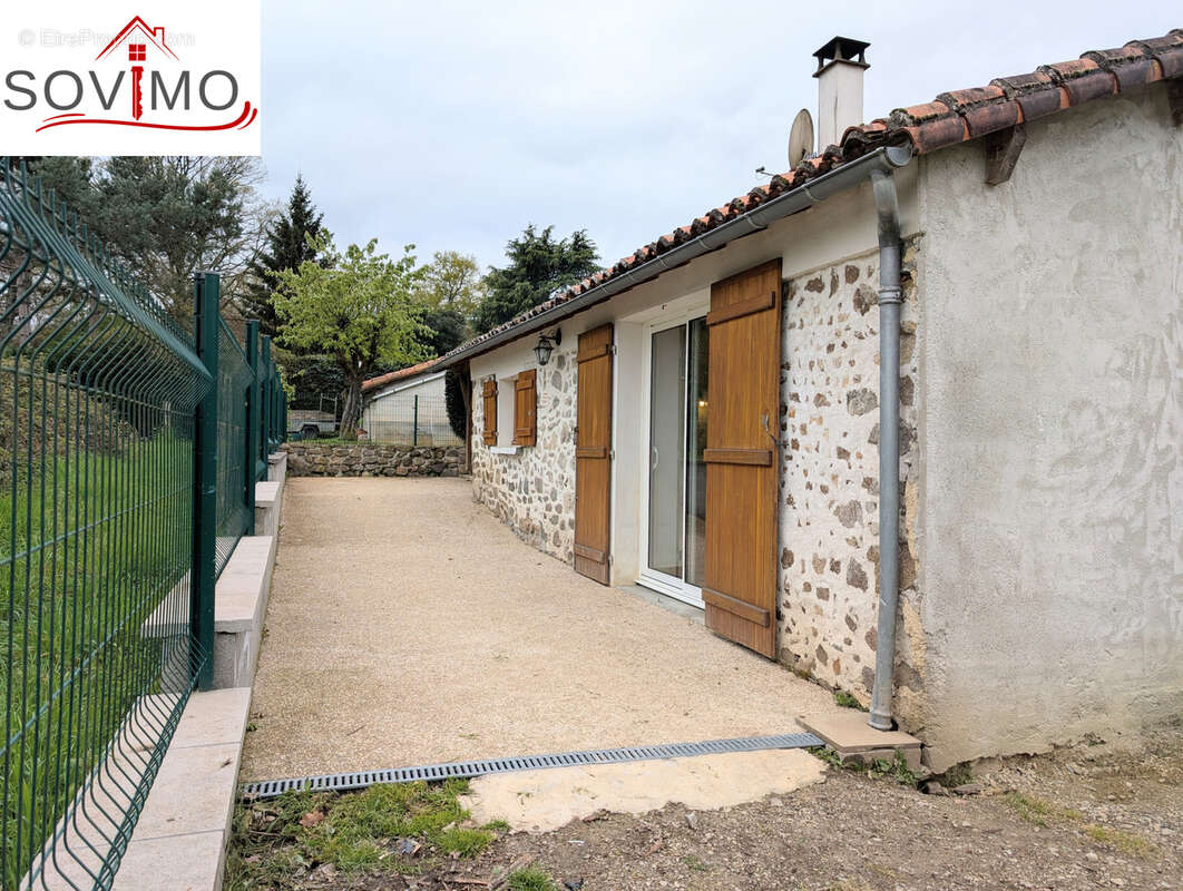 Maison à AVAILLES-LIMOUZINE