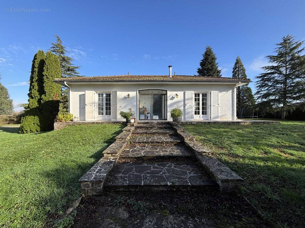 Maison à MONTEMBOEUF
