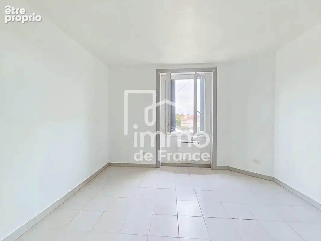 Ambérieu-en-Bugey : immeuble de rapport de 6 appartements et 1 local, à proximité immédiate de la gare - photo 7