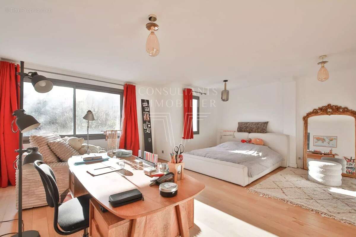 Maison à ISSY-LES-MOULINEAUX