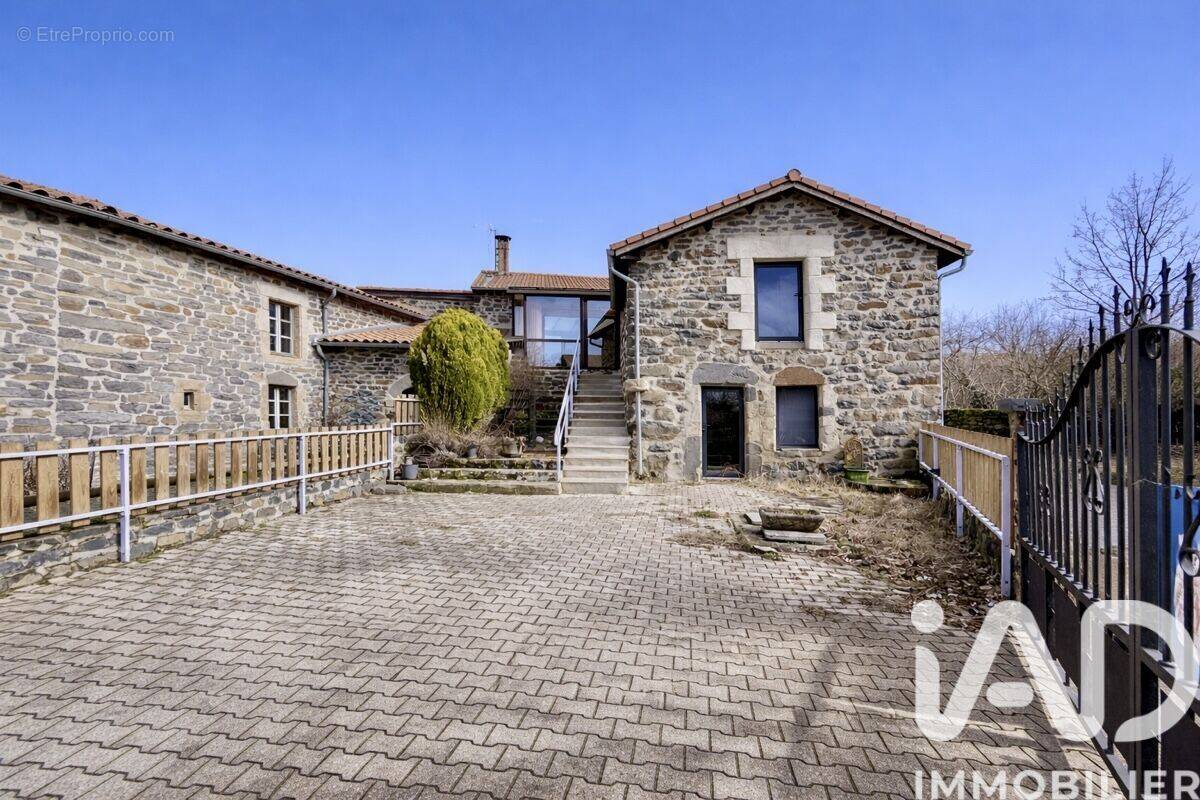 Photo 1 - Maison à LE MONASTIER-SUR-GAZEILLE