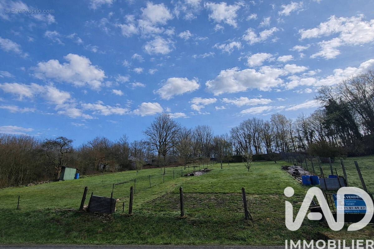 Photo 1 - Terrain à MONTHERME