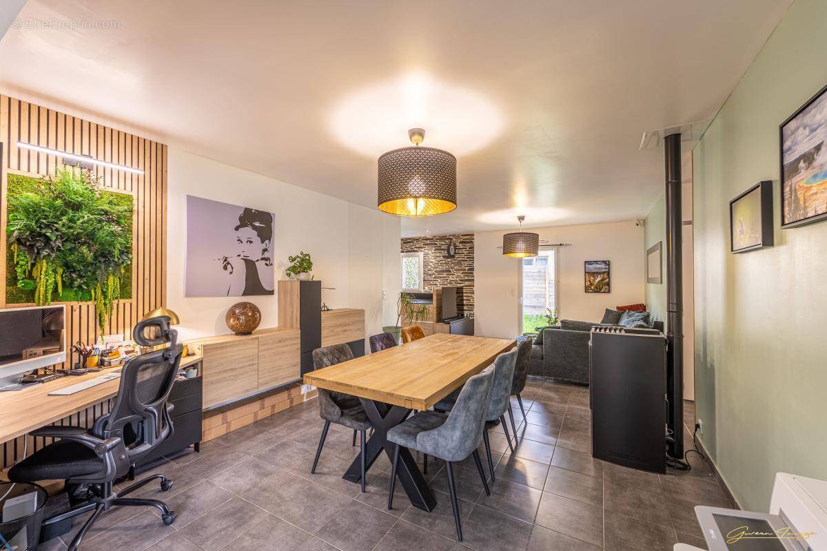 Maison à LA VILLE-ES-NONAIS