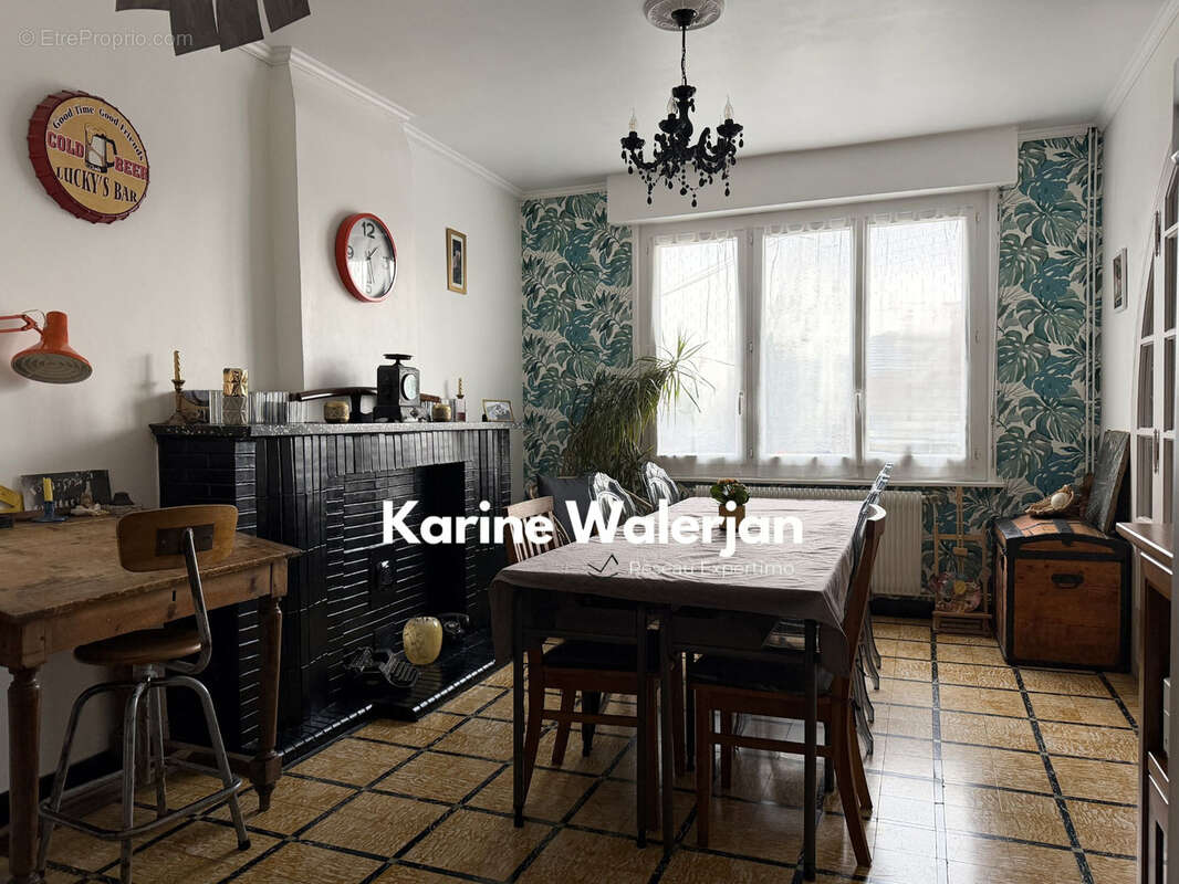 Maison à COURRIERES