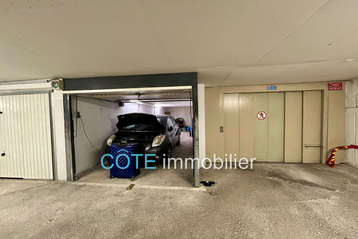 Parking à ANTIBES