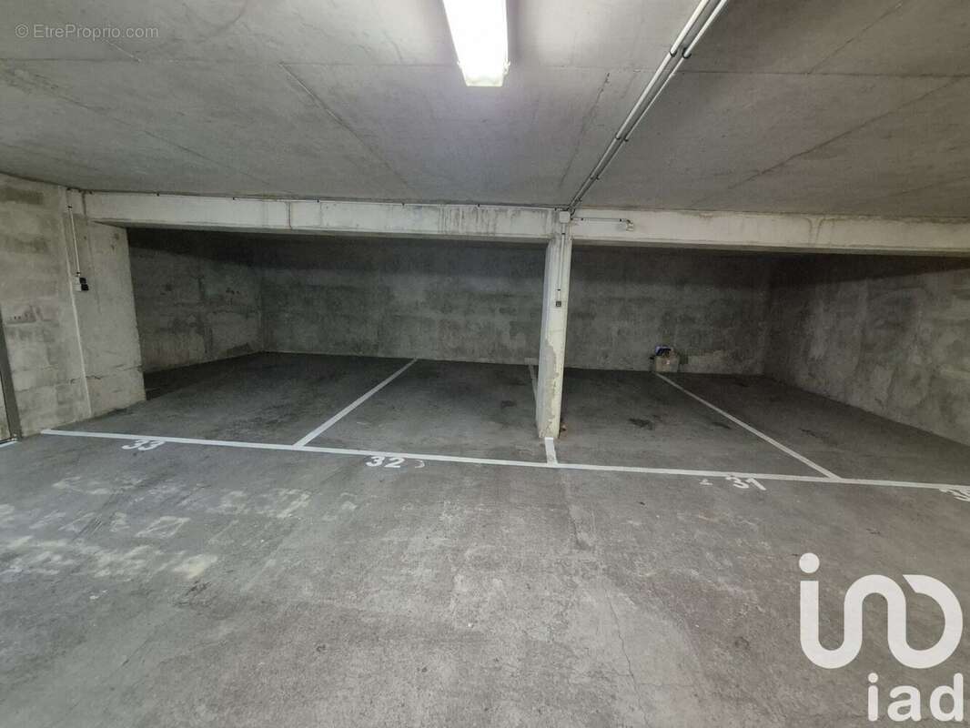 Photo 9 - Parking à PARIS-11E