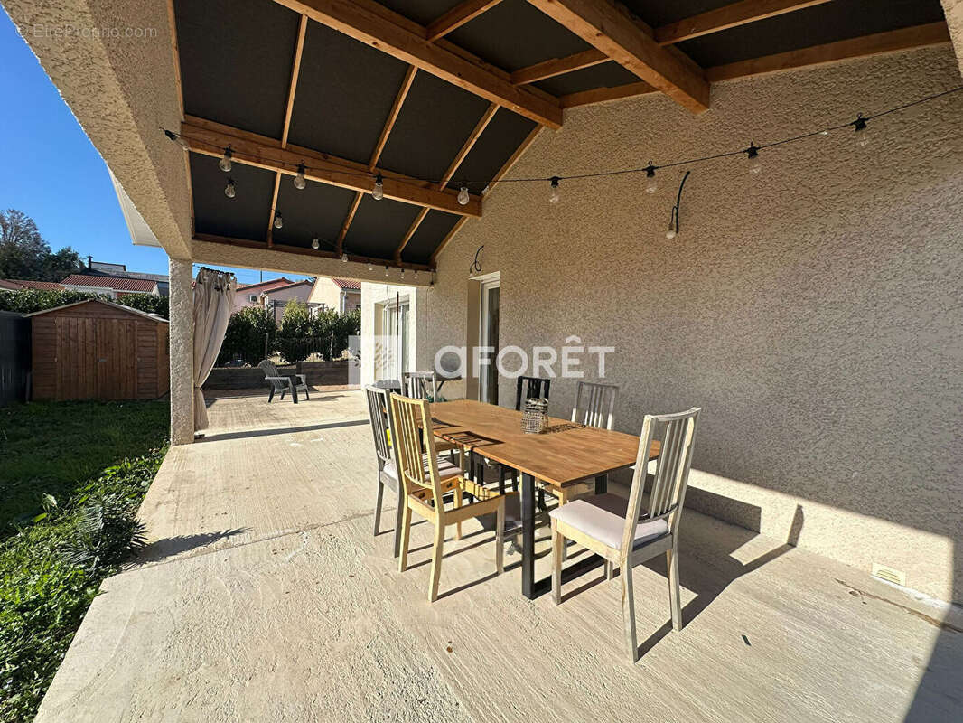 Maison à CHANOZ-CHATENAY