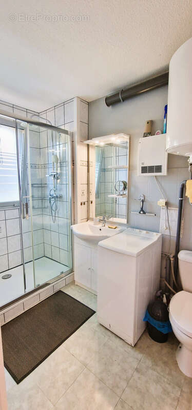Appartement de type t1 avec balcon, grenier et place de stationnement a amelie-les-bains - photo 6
