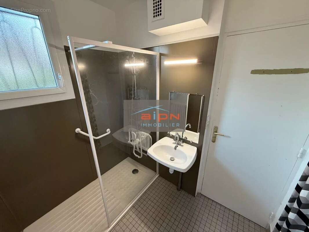 Maison à SAINT-ETIENNE-DU-ROUVRAY