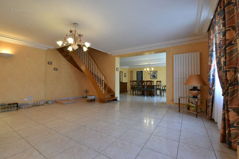Maison 350 m² à Saint-Mars-D'egrenne  - photo 8
