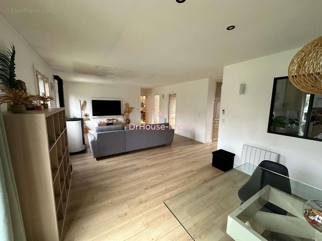 Maison 123 m² à Saint-Germain-Laval  - photo 15