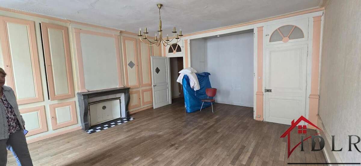 SALINS LES BAINS, Centre-Ville . Immeuble de rapport  289 m2 - photo 12
